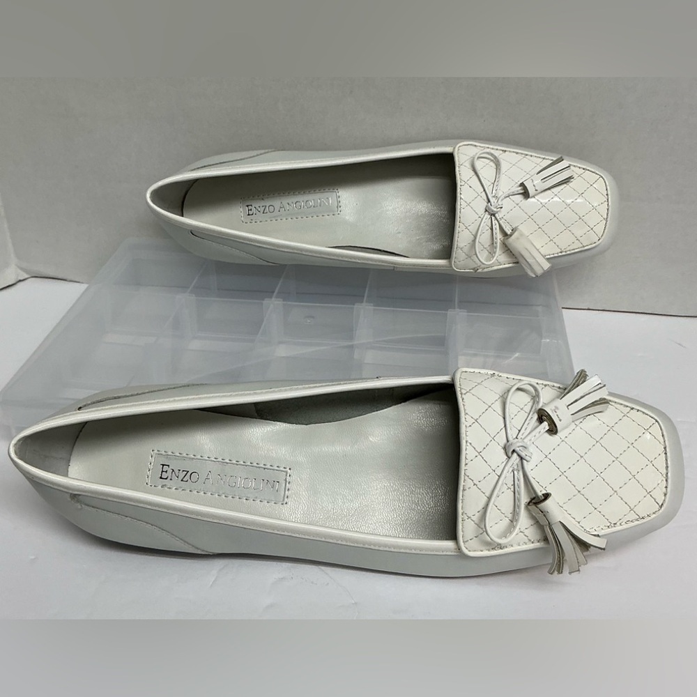 Enzo Angiolini Women’s White Flats & Loafers with Elegant Bow Tassels Detail - Picture 4 of 14